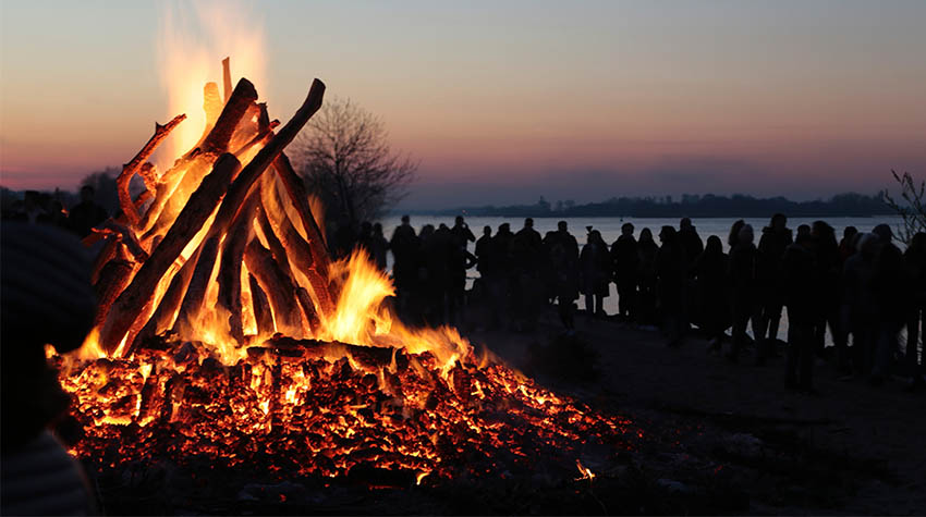 Osterfeuer werden traditionell am Karsamstag entzündet.
© Adobe Stock, klaus