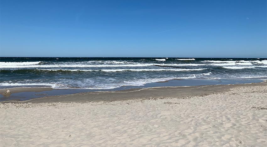 Der Strand in Loddin und das Ostseewasser